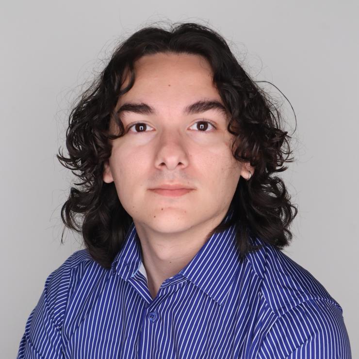 Axel Padron Headshot